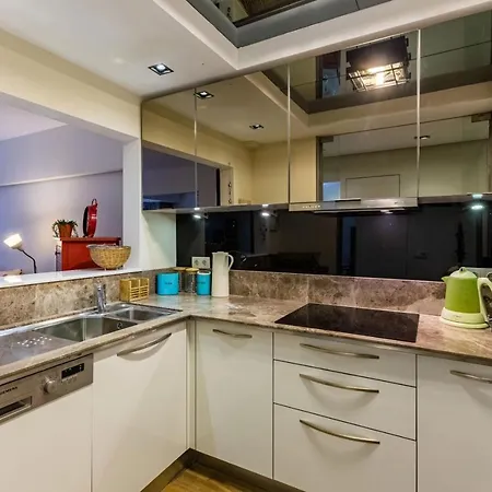 Chic Flat W Backyard 5 Min To Akmerkez In Besiktas *