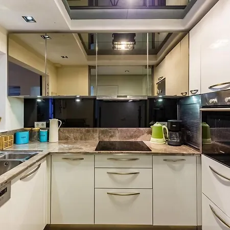 Chic Flat W Backyard 5 Min To Akmerkez In Besiktas Lägenhet *